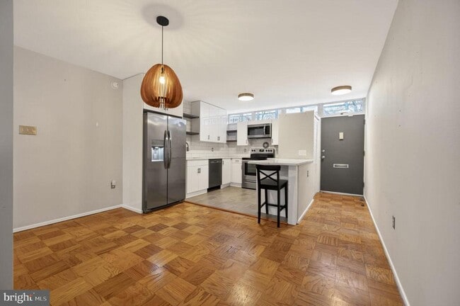 Building Photo - 302 N St SW