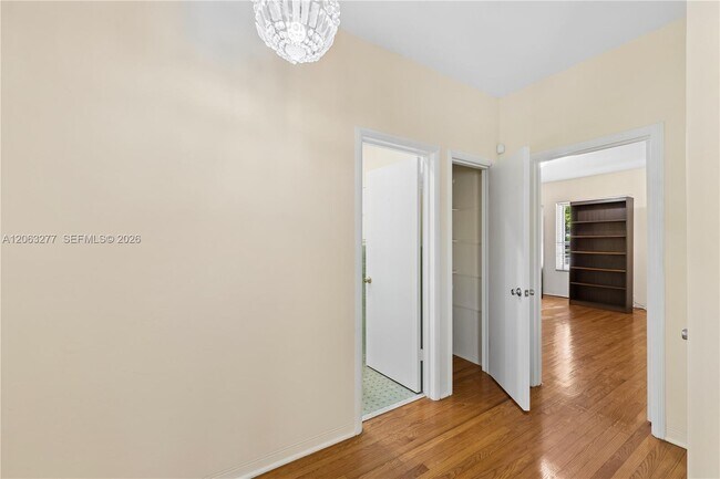 Building Photo - 2514 Granada Blvd