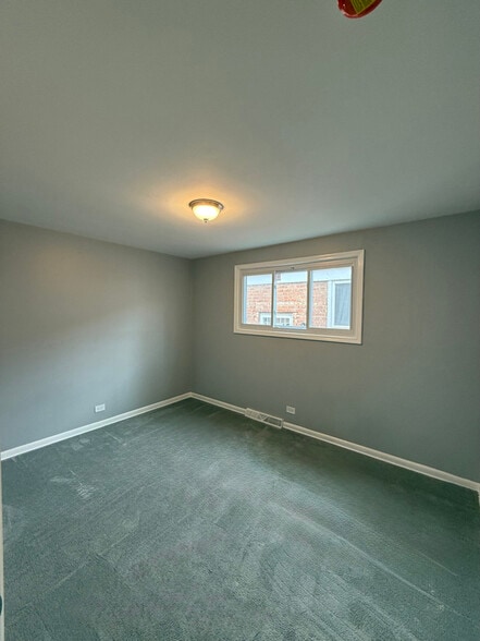 Building Photo - 4537 S Lavergne Ave