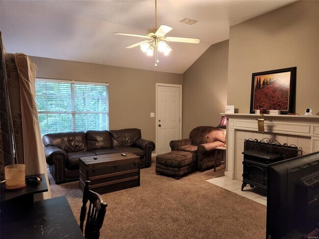 Building Photo - 160 Laurel Hill Dr