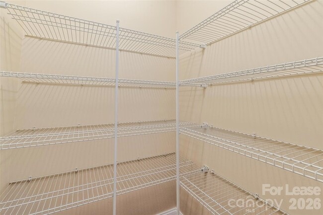 Building Photo - 5123 Poplar Knoll Dr