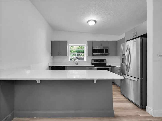 Building Photo - 40 S Linden Dr