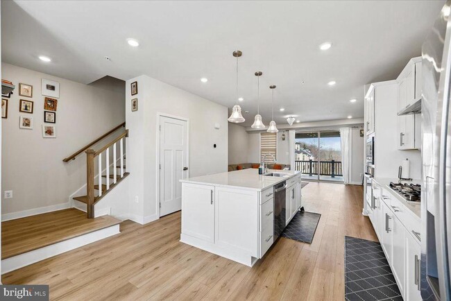 Building Photo - 10206 Lake Linganore Blvd
