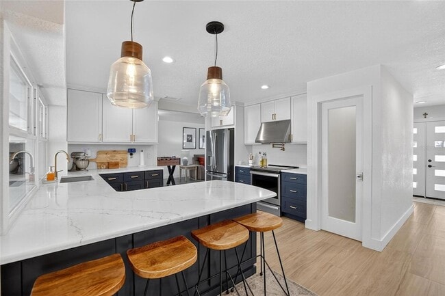 Building Photo - 6337 Cocoa Ln