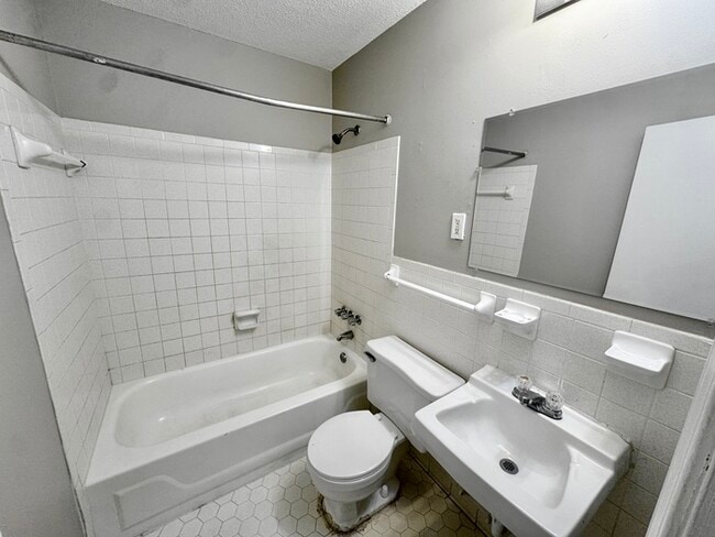 Building Photo - 3940 Schoolfield Rd