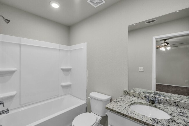 Building Photo - 4443 Red Haven Dr