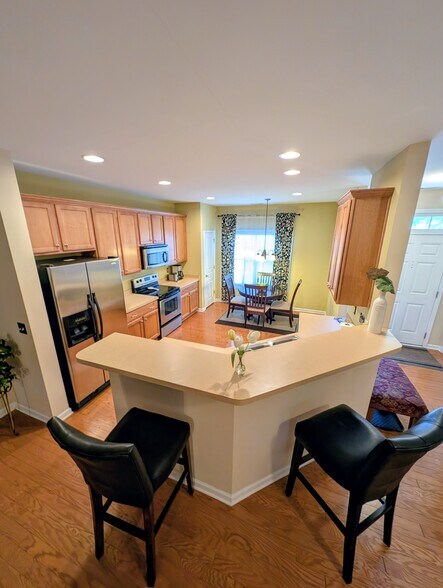 Building Photo - 705 Keystone Park Dr