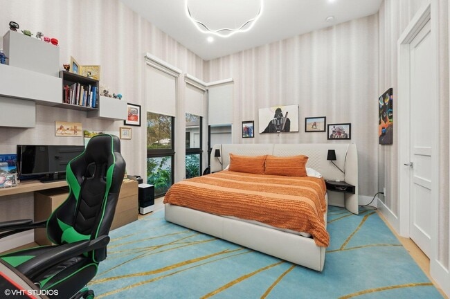 Building Photo - 8533 N Native Dancer Rd