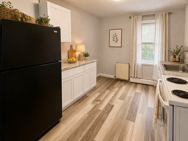 Building Photo - 646 Main Rd N