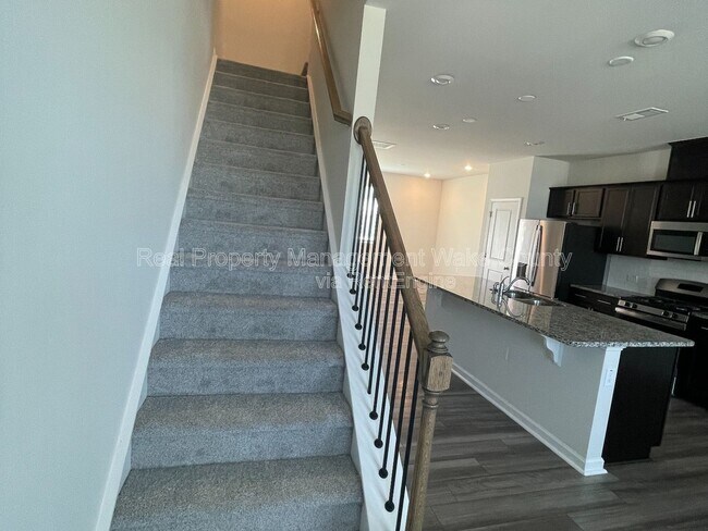 Building Photo - 2727 Chert Ln