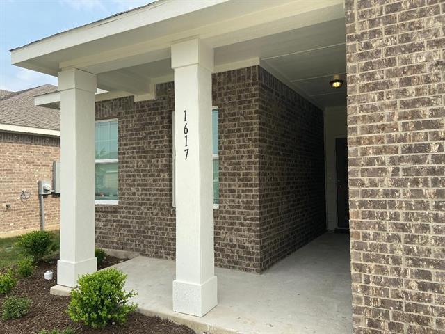 Building Photo - 1617 Shadow Hawk Dr