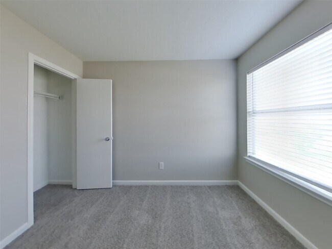 Building Photo - 20603 Fair Castle Dr