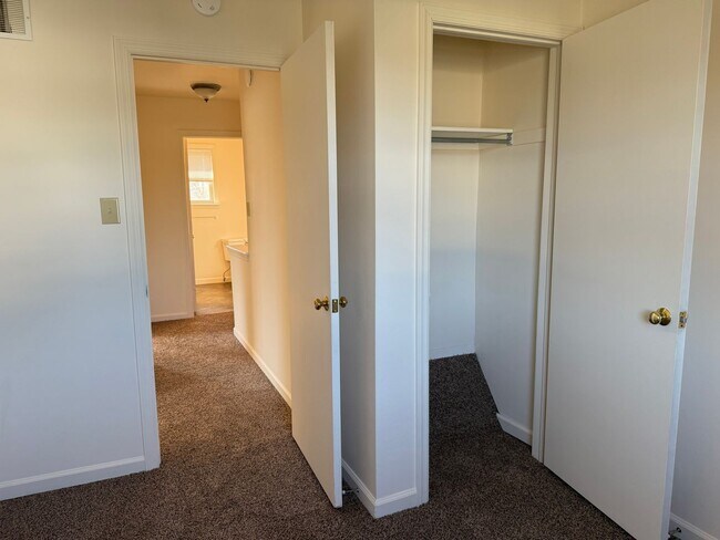 Building Photo - 110-112 Fridy St.