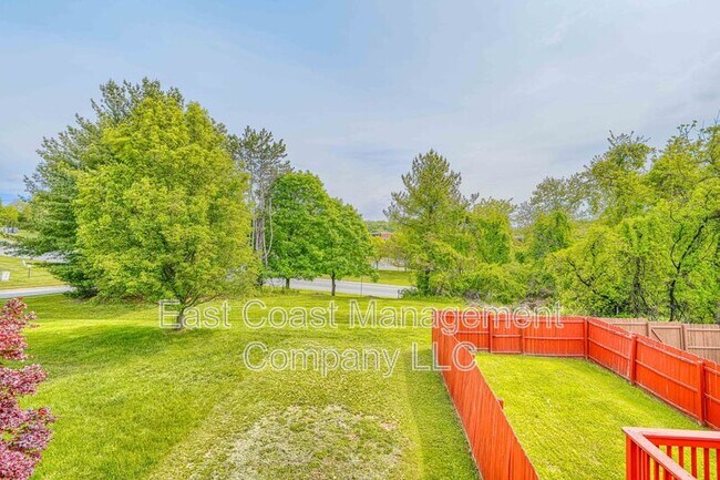 Building Photo - 403 Deer Hill Cir