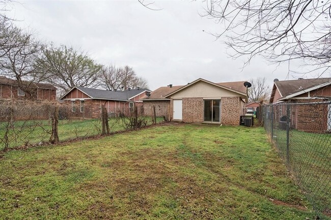 Building Photo - 6203 SE 47th St