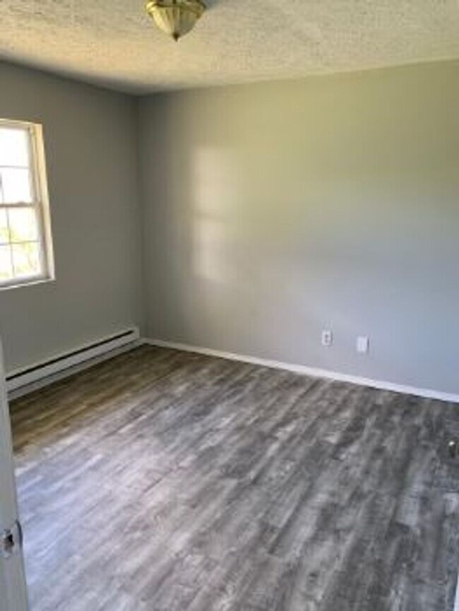 Building Photo - 1578 Van Buren Dr