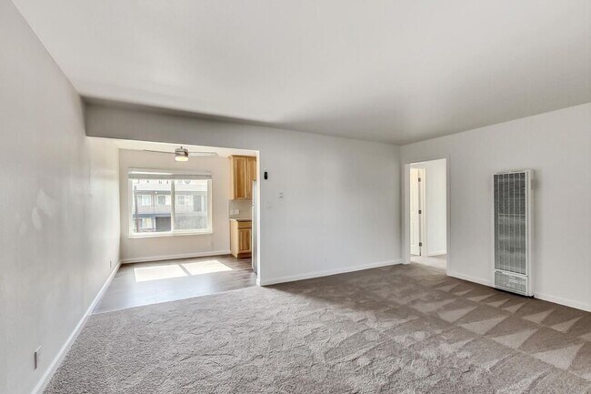 Building Photo - 897 Northrup St
