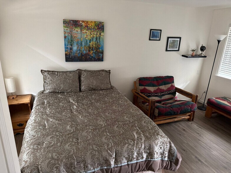 Building Photo - 113 Loretta Ct