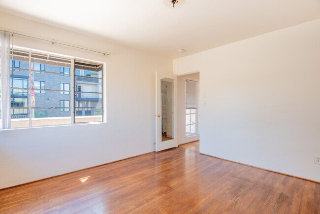 Building Photo - 3740-3748 6th Avenue
