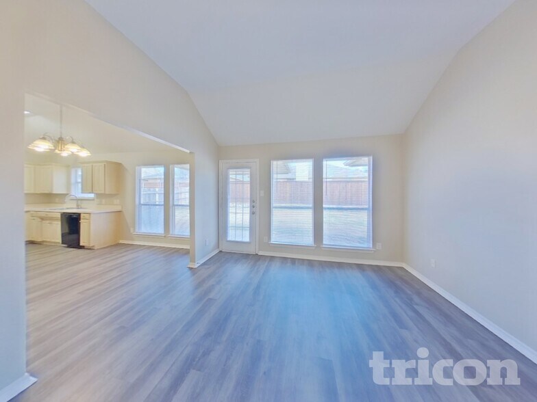 Building Photo - 7501 Ashcroft Cir