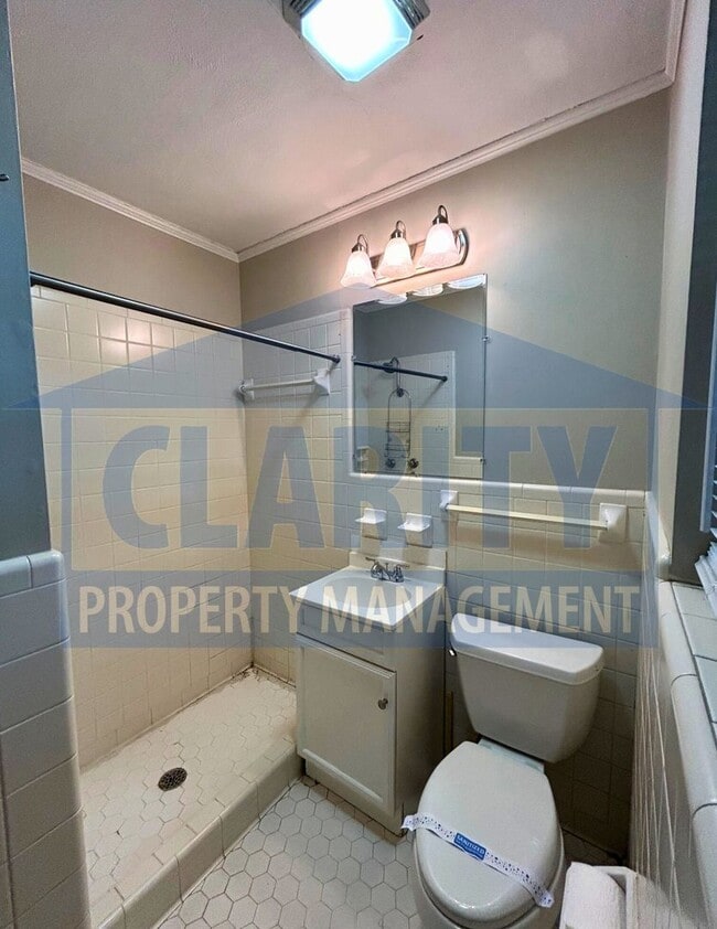 Building Photo - 3 bedroom ranch-style home in Downtown Cle...