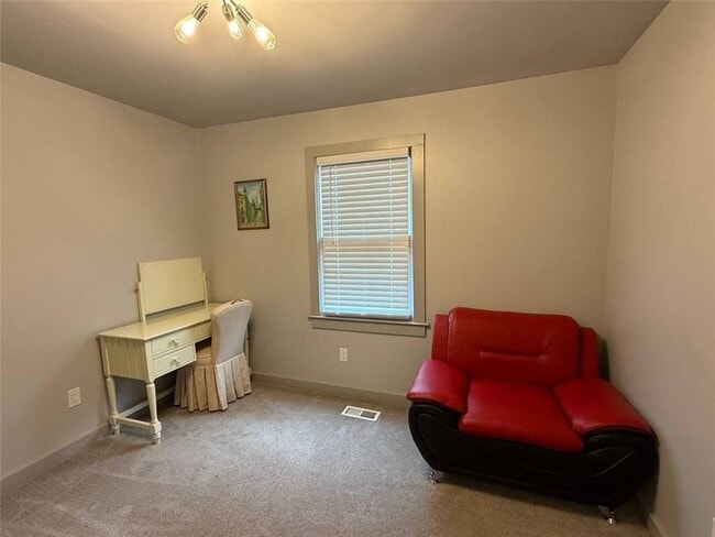 Building Photo - 4472 Calumet Dr NW