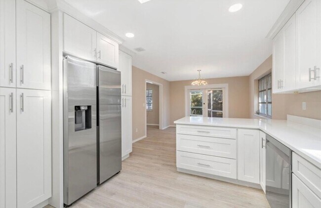 Building Photo - 2 Bedroom 2 Bath Pool Home for Rent