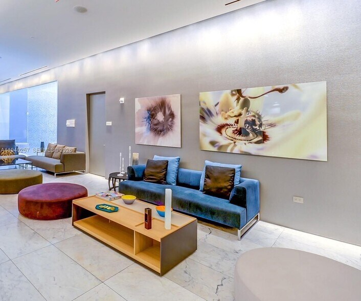 Building Photo - 68 SE 6th St