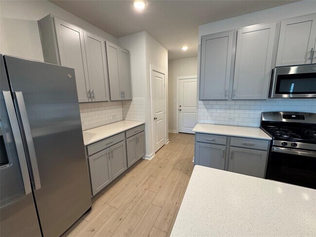 Building Photo - 116 Corn Ln