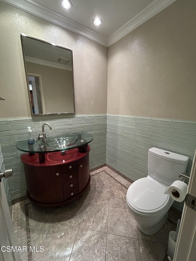 Building Photo - 5608 Roundtree Pl