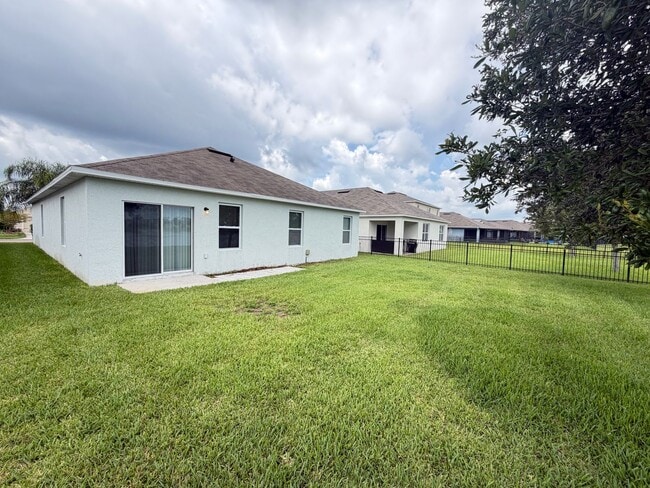 Building Photo - Fantastic 4 Bedroom, 2 Bathroom Home in New Smyrna Beach!!