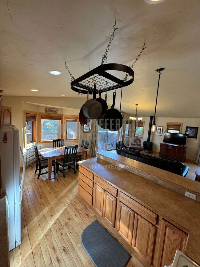 Building Photo - 2930 Alpenglow Way