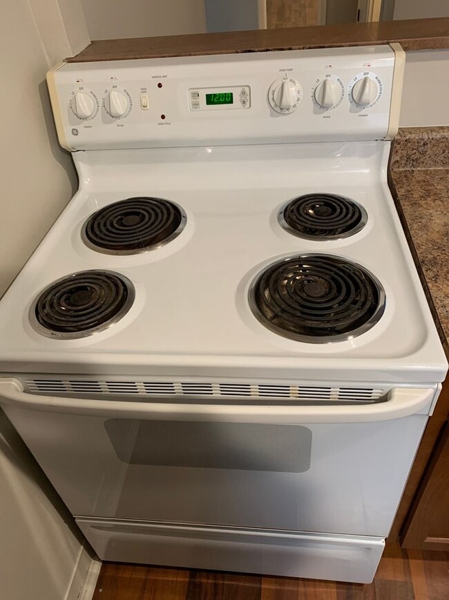 Building Photo - Charming 4-bedroom, 2-bathroom home located in the Covedale area