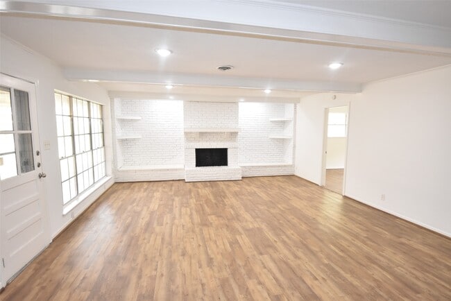 Building Photo - 9630 Truscon Dr