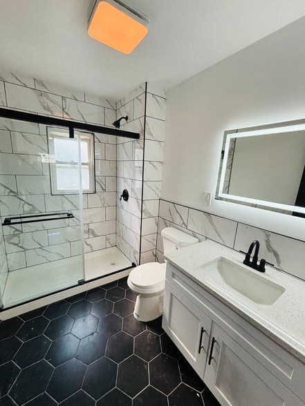 Building Photo - 72 Singworth St