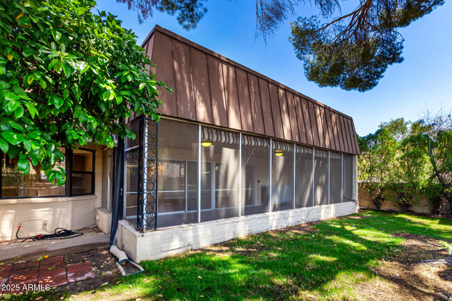 Building Photo - 5 Inner Cir