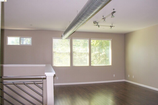 Building Photo - 859 Graphite Ln