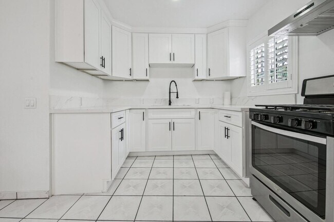 Building Photo - 3628 Arroyo Seco Ave