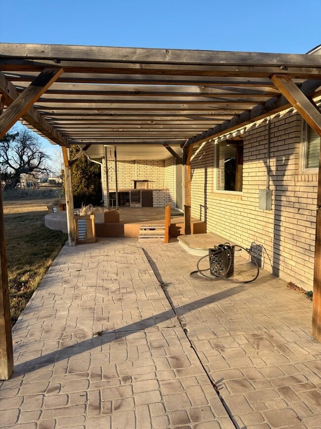 Building Photo - Spacious 6 Bed / 3 Bath Home in Rigby!