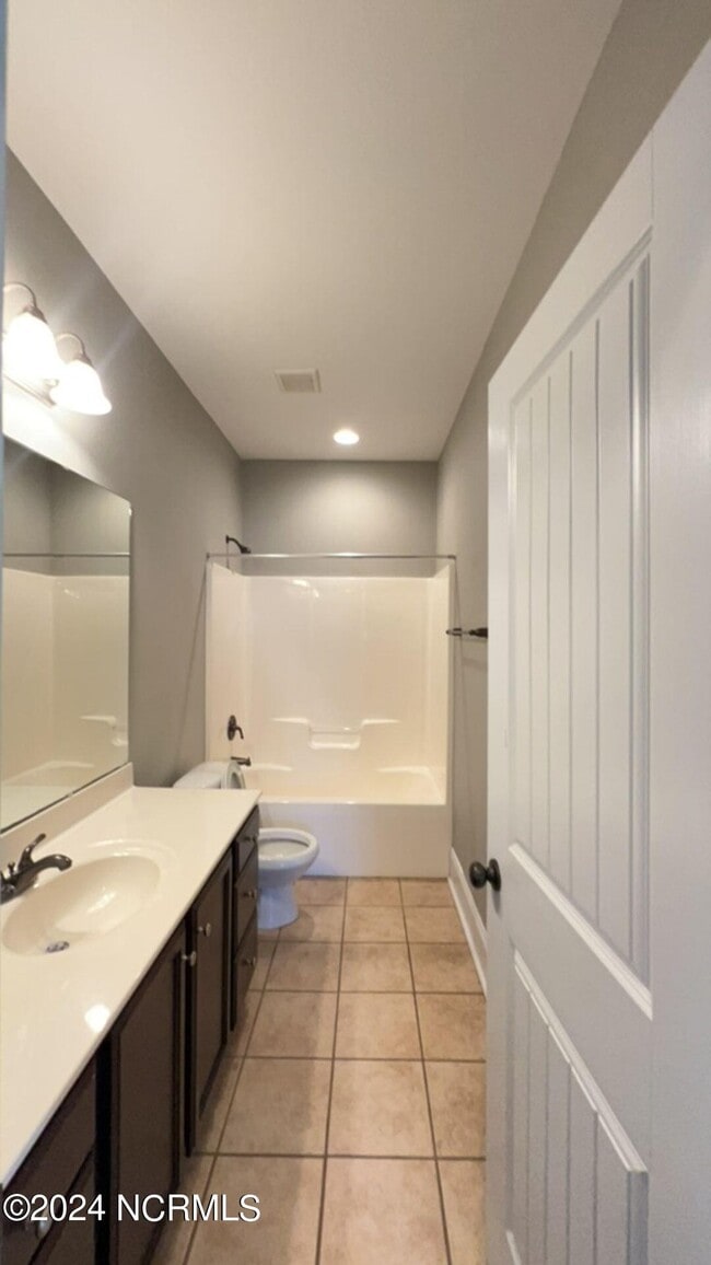 Building Photo - 124 Farmstead Place