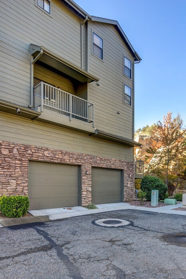 Building Photo - Boulder Park Townhome for Rent