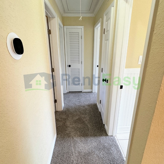 Building Photo - 949 Redwood Cir