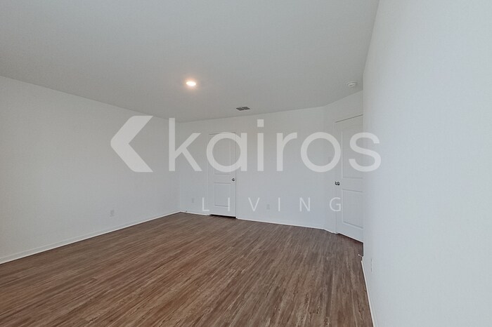 Building Photo - 946 Shady Brk