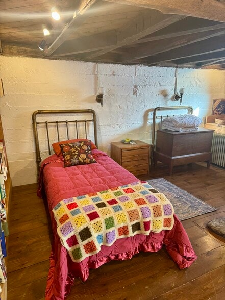 Building Photo - 3 Meadow St