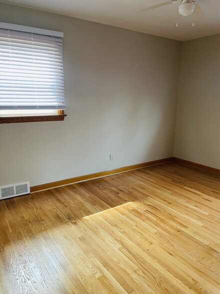 Bedroom 2 - 405 Saint Christina Ln