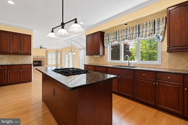 Building Photo - 4804 Leighfield Valley Dr