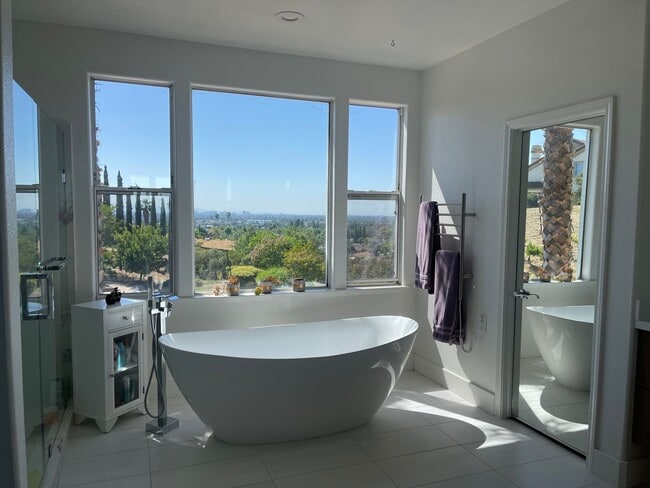 Building Photo - 3800 Venus Ct
