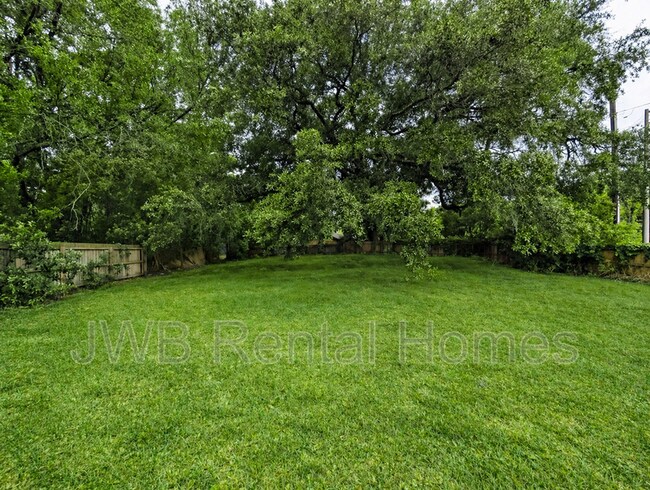 Building Photo - 1210 Rensselaer Ave