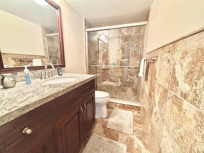 Building Photo - 2030 S Ocean Dr