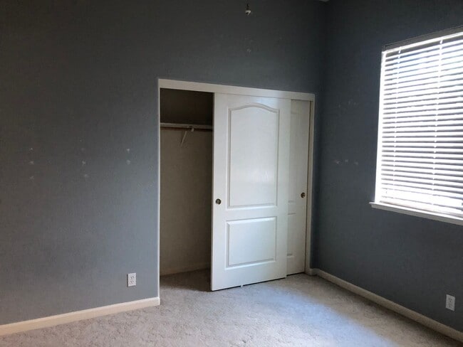 Building Photo - Broadstone 3 Bedroom + Office AND a 3 Car Garage Single Story with Low Maintenance Backyard